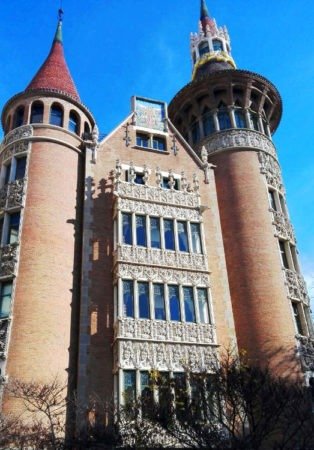 Casa de les punxes, modernismo en Barcelona