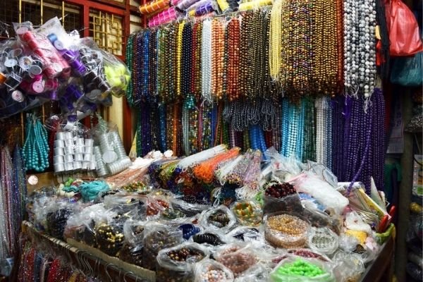 minerals and jewelry in Bangkok market